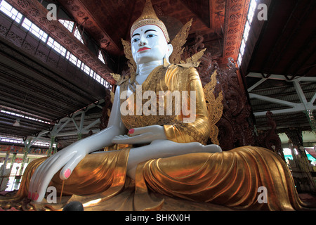 Le Myanmar, Birmanie, Yangon, Rangoon, Ngahtatgyi Pagode, statue du Bouddha géant. Banque D'Images