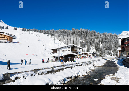 Pistes de ski et des télésièges dans le centre de la station de ski d'Arlberg Lech, région, Vorarlberg, Autriche Banque D'Images