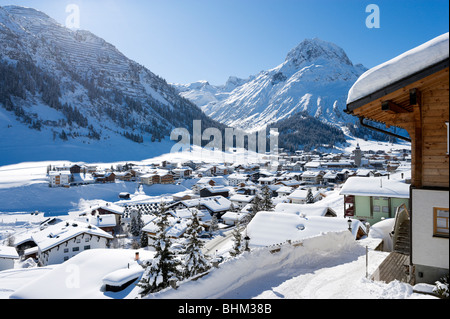 Vue sur le centre de la station de ski d'Arlberg Lech, région, Vorarlberg, Autriche Banque D'Images