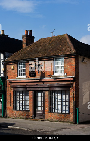 Un traditionnel construit en brique rouge période Georgienne shop:The Old Curiosity Shop vieille ville de Beaconsfield Buckinghamshire UK Banque D'Images