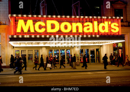 Times Square, New York City, McDonald's Restaurant Fast Food, Banque D'Images