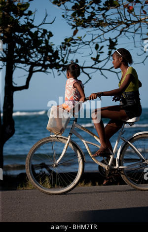 Randonnée à vélo dans la région de Puerto Viejo de Talamanca, Limon, Costa Rica Banque D'Images