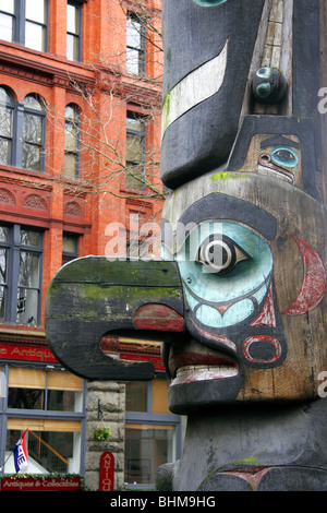Totem en Pioneer Square de Seattle, Washington State, USA Banque D'Images