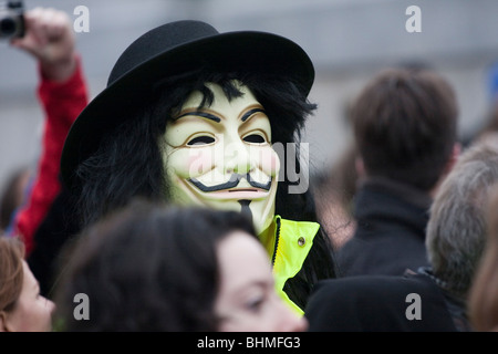 Manifestant dans le masque et le chapeau de Guy Fawkes au rassemblement de photographes de masse à Trafalgar Square, Londres, Royaume-Uni pour que je suis Photographe pas Un terroriste Banque D'Images