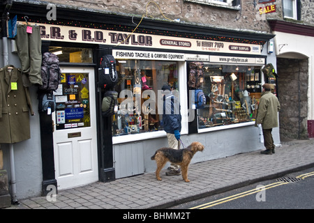 Magasin général et à l'extérieur, Kirkby Lonsdale, Cumbria (Royaume-Uni) Banque D'Images