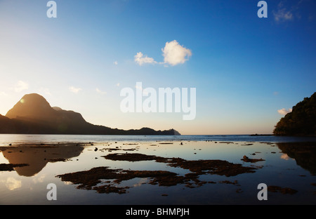 Coucher de soleil sur l'Île Cadlao ; El Nido, Bacuit Bay ; Palawan, Philippines Banque D'Images