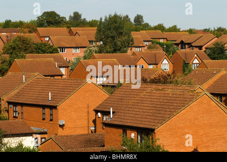 Maisons de famille moderne en brique rouge. Milton Keynes, Buckinghamshire, Bucks Angleterre Années 2000 HOMER SYKES. Banque D'Images