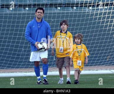 MARK CONSUELOS MICHAEL JOAQUIN 2009 MIA HAMM & NOMAR GARCIAPARRA CELEBRITY DÉFI SOCCER CARSON LOS ANGELES CA USA 17 Ja Banque D'Images