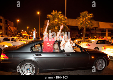 Nightlife Jeddah Arabie Saoudite Arabian jeunes garçons Banque D'Images