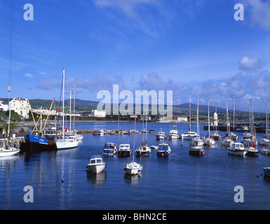 Vue sur le port, Port St Mary, à l'île de Man Banque D'Images