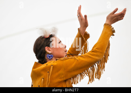 Danseuse autochtone canadien, Festival du Voyageur, Winnipeg, Manitoba Canada. Banque D'Images