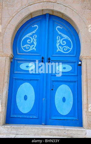 Porte de la mosquée colorée, Monastir, Monastir, Tunisie Gouvernorat Banque D'Images