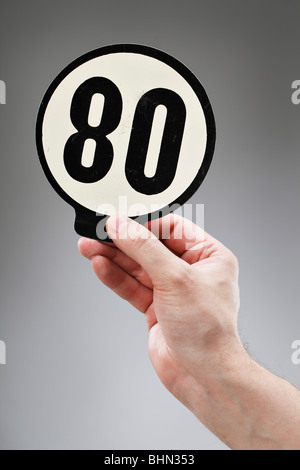 A 80km/h minimal qui était obligatoire pour les nouveaux conducteurs en Finlande dans les années 1970, 1980 et 1990. Banque D'Images