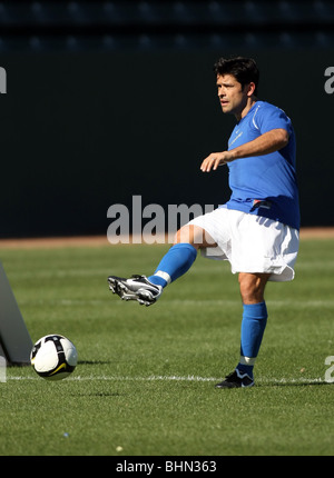 MARK CONSUELOS 2009 MIA HAMM & NOMAR GARCIAPARRA CELEBRITY DÉFI SOCCER CARSON LOS ANGELES CA USA 17 janvier 2009 Banque D'Images