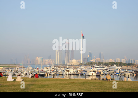 Abu Dhabi skyline de Marina Mall, Emirats Arabes Unis Banque D'Images