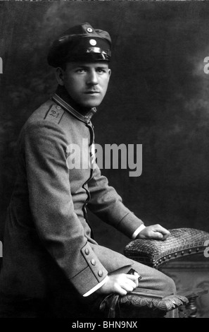 Militaire, Bavière, infanterie, NCO du Régiment d'infanterie No. 21 'Frederick Francis IV, Grand-duc de Mecklembourg-Schwerin', photo du studio par Urban Zattler, Landshut, Allemagne, vers 1915, Banque D'Images