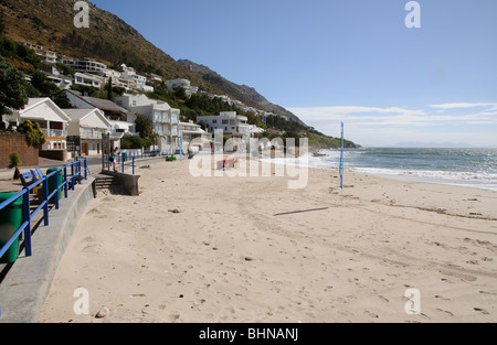 Bikini Beach à Gordons Bay Afrique du Sud a voté une plage pavillon bleu et l'un des meilleurs de l'Afrique du sud situé sur la baie de False Banque D'Images