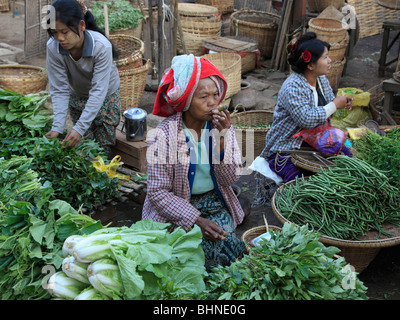 Le Myanmar, Birmanie, Chauk village, marché, Banque D'Images