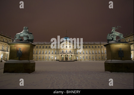 Stuttgart, Allemagne, sous un manteau de neige blanche Banque D'Images