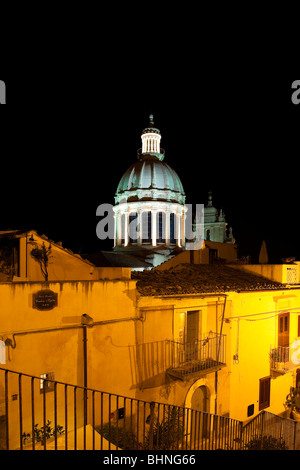 La Cathédrale de San Giovanni Battista est le principal monument de Ragusa Superiore. Banque D'Images