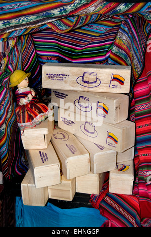 Marché aux puces Mélange d'Amérique du Sud et d'Amérique centrale marionnette poupée mannequin fille filles dolls puppets Banque D'Images