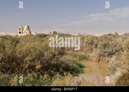 L'Église catholique au siège par le Jourdain où Jésus Christ a été baptisé, en Jordanie, en Asie. Banque D'Images