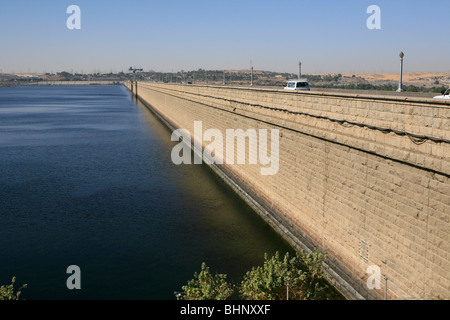 Le barrage de faible à Assouan, Egypte Banque D'Images