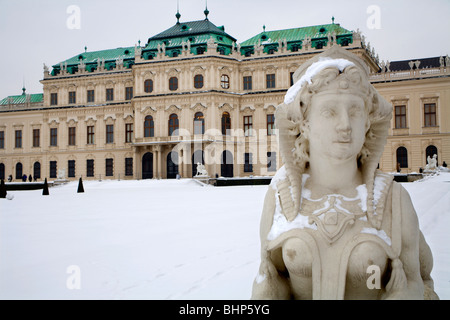 Vienne - sphinx dans le palais du Belvédère - hiver Banque D'Images