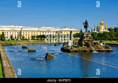 Dvorets Bolchoï (Le Grand Palais), Peterhof (Petrodvorets), Saint-Pétersbourg, Russie Banque D'Images