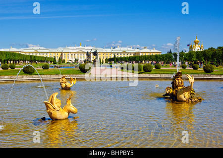 Dvorets Bolchoï (Le Grand Palais), Peterhof (Petrodvorets), Saint-Pétersbourg, Russie Banque D'Images