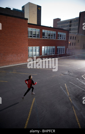En sprint Runner stationnement urbain, matin, Regina, Saskatchewan Banque D'Images