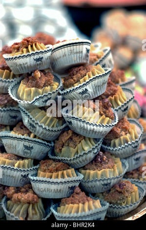 Paris, France, les magasins, les pâtisseries algériennes, 'La Combe de Kenza',. Détail de l'alimentation, Djiriates. Les Desserts sucrés Banque D'Images