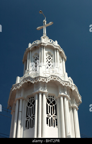 L'Inde, le Kerala, Kothamangalam, église Mar Thoma capella, petite flèche symbolique contenant l'image religieuse Banque D'Images