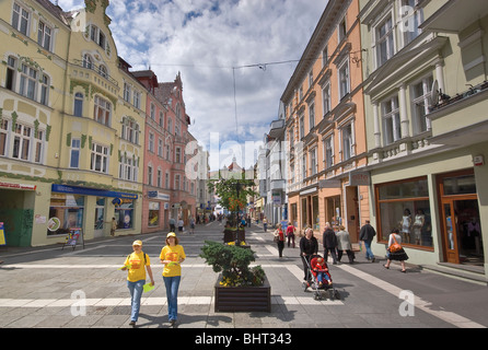 Rue piétonne, près de Stary Rynek (Place du marché) à Zielona Góra Lubuskie, Pologne, Voïvodie Banque D'Images