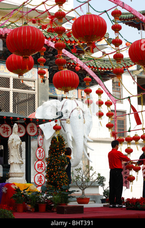 Décorations du Nouvel An chinois à Zhu Xi Temple Bouddhiste et un monastère à Tainan, Taiwan. Banque D'Images