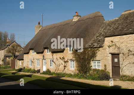 Dans les Cotswolds chalets cotswold Banque D'Images