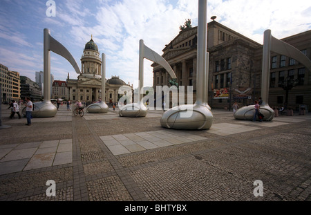 La sculpture des chefs-d'œuvre de la musique sur la place de Gendarmenmarkt à Berlin, Allemagne Banque D'Images