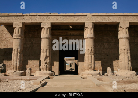 Entrée principale du temple funéraire de Seti I à la nécropole thébaine, près de Louxor, Egypte Banque D'Images