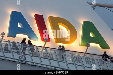 Sur le lettrage d'Aida Aida Diva paquebot de ligne, Kiel, Allemagne Banque D'Images