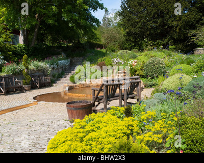 Les jardins de Chalice Well à Glastonbury, Somerset England UK Banque D'Images