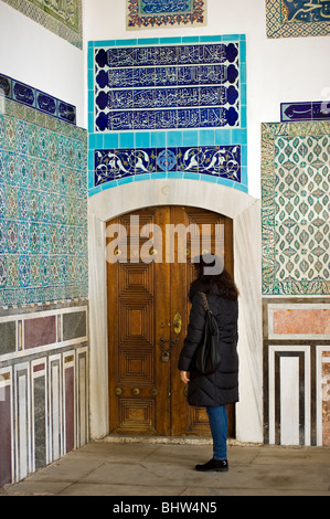 Carreaux bleus à l'excision, le palais de Topkapi Istanbul Banque D'Images