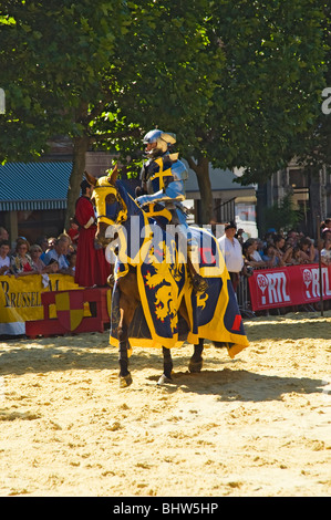 Médiévaux de chevaliers à la place du Sablon, Bruxelles, Belgique Banque D'Images