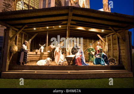 Avec blocage de Noël crèche de Noël à la Cathédrale de Canterbury dans le Kent, UK. Banque D'Images