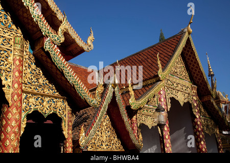 Les toits des temples bouddhistes à Chiangmai, Thaïlande et styles architecturaux variés heritage le nord de la Thaïlande. Banque D'Images