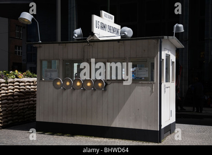 Le Checkpoint Charlie. Berlin, Allemagne Banque D'Images