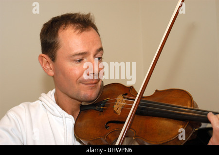 Philippe Honoré, le violoniste Français, pratiquant Banque D'Images