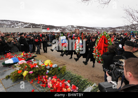 Commémoratif de la Dolina Slavy, Arctique de la Russie. 64-ème anniversaire de la victoire de l'Union soviétique sur l'Allemagne nazie pendant la Seconde Guerre mondiale. Banque D'Images