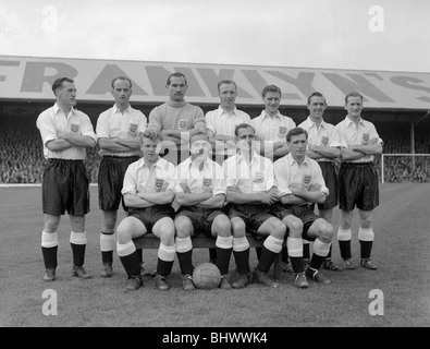 Accueil International Championnat et de la Coupe du Monde 1954 match de qualification à Ninian Park, Cardiff. Pays de Galles v Angleterre 1 4. L'Angleterre Banque D'Images