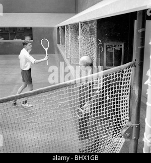 Sport : Tennis : Wimbledon Avant et pendant le règne de Henry VIII Tennis a été inventé. Le jeu de tennis est Banque D'Images