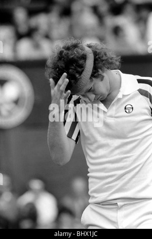 Wimbledon 1980 : Final Menês : Bjorn Borg c. John McEnroe. Juillet 1980 80-3479A-041 Banque D'Images